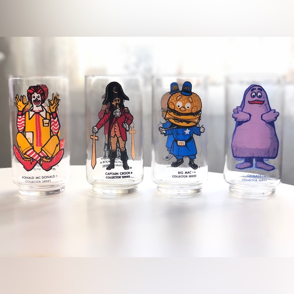 VINTAGE 1977 McDonald Action Series Glasses Set of 4